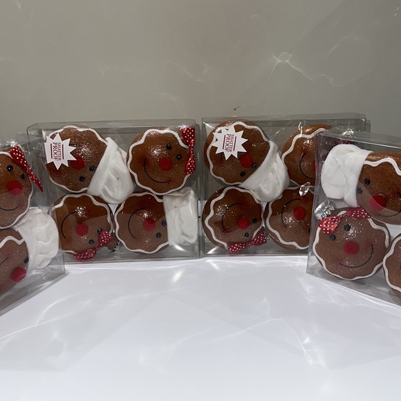 🌸NEW hobby lobby bundle or 4 pockets of gingerbread ornaments 4 in each pocket - Picture 3 of 11